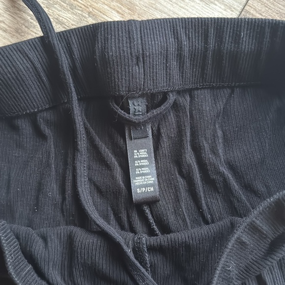 Skims Pajama set - Picture 4 of 4